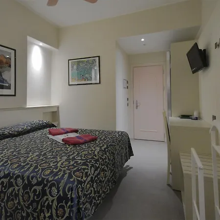 Imperiale & מלון 3*