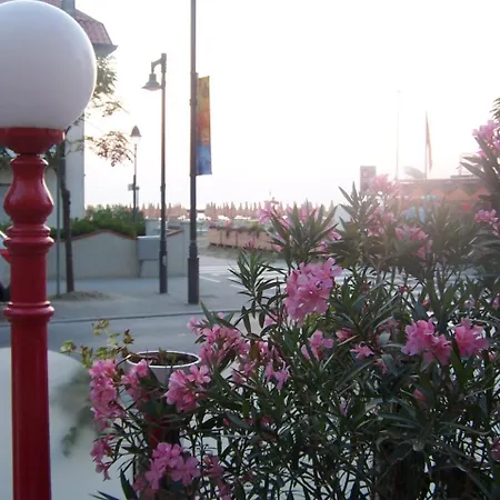 Imperiale & מלון 3*