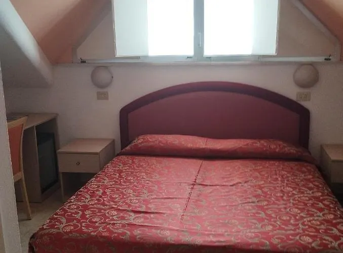 Imperiale & מלון 3*