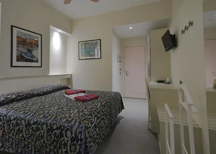 Imperiale & מלון 3*